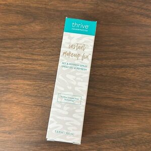Thrive Causemetics Instant Makeup Fix Set and Refresh Spray